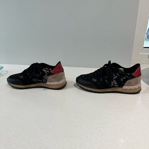 Valentino Sneakers, Authentic